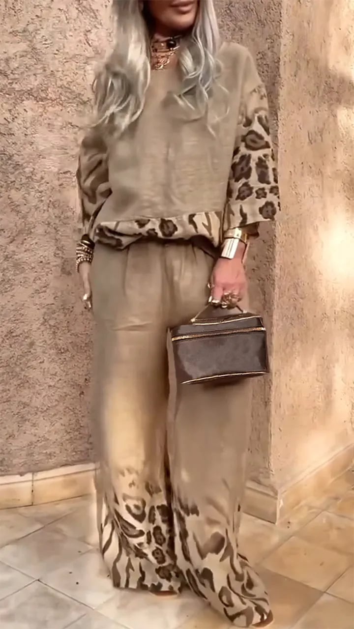 🤩🤩Women's Round Neck Leopard Print Cotton and Linen Casual Suit